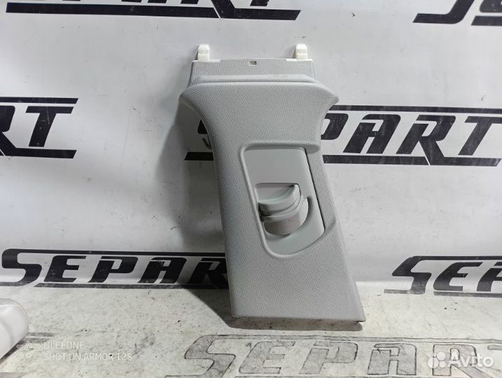 Обшивка центральной стойки левая Audi A3 8V sedan