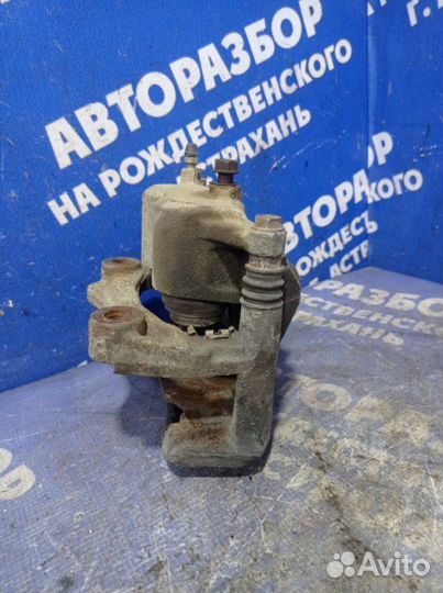 Передний левый суппорт Lexus Gs300 седан 2JZ-GE