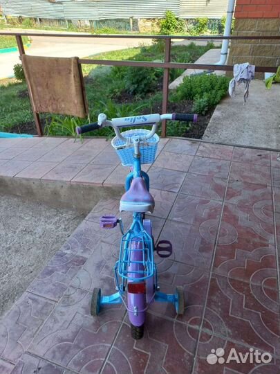 Детский велосипед четырехколесный