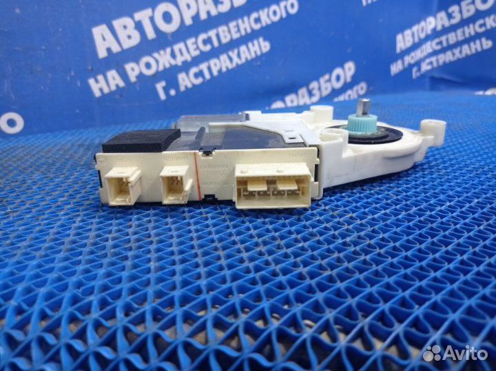 Моторчик стеклоподъемника Citroen C4 купе NFU 2006