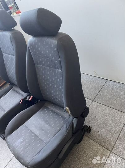 Сиденья передние (2 штуки ) Skoda Octavia A4 Tour