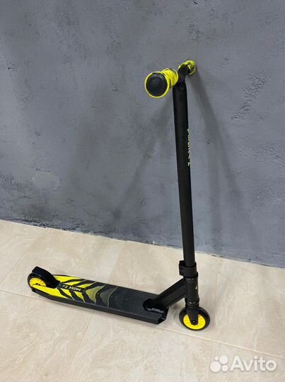 Самокат трюковой Vespa XL