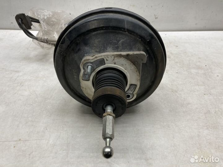 Вакуумный усилитель тормозов VW Passat B5+