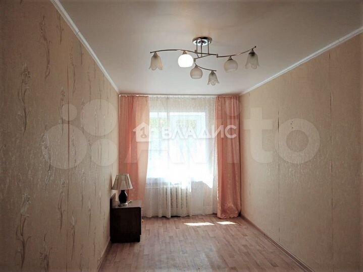 2-к. квартира, 42 м², 1/4 эт.