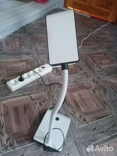 Настольный светильник