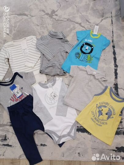Одежда на малыша новая 74-86. Боди,песочник,костюм