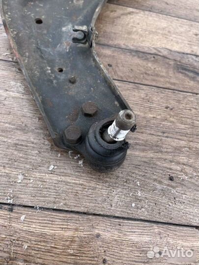 Рычаг передний левый Renault Laguna 1.6