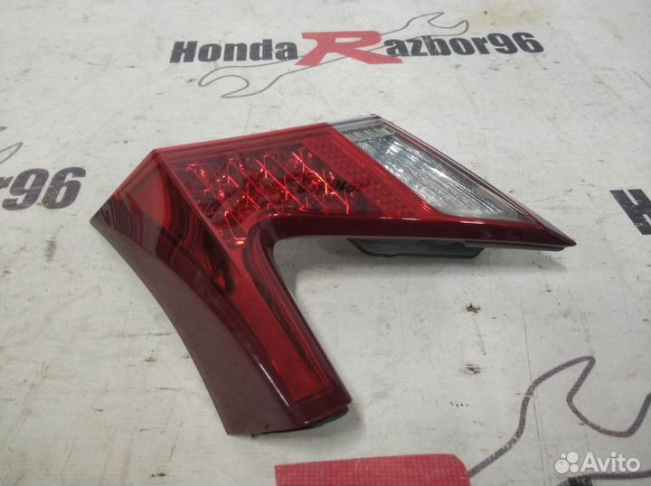 Фонарь в крышку багажника задний правый Honda