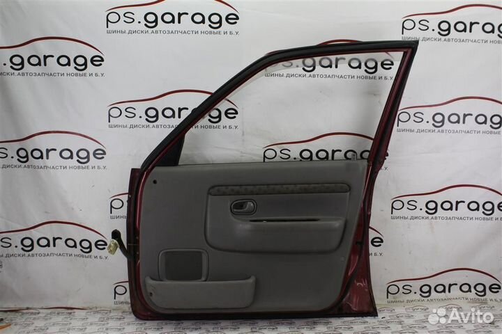 Дверь передняя правая Mazda Demio 2000г