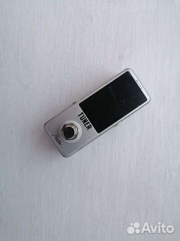 Гитарный/ басовый хроматический тюнер Rowin