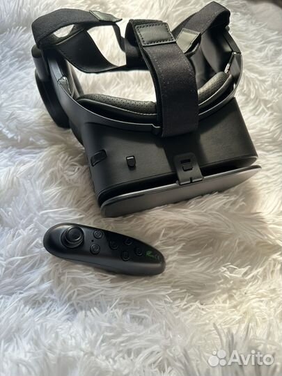 Очки виртуальной реальности с пультом