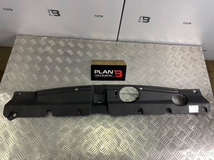 Накладка замка капота передняя Honda Cr-V RD5 2004