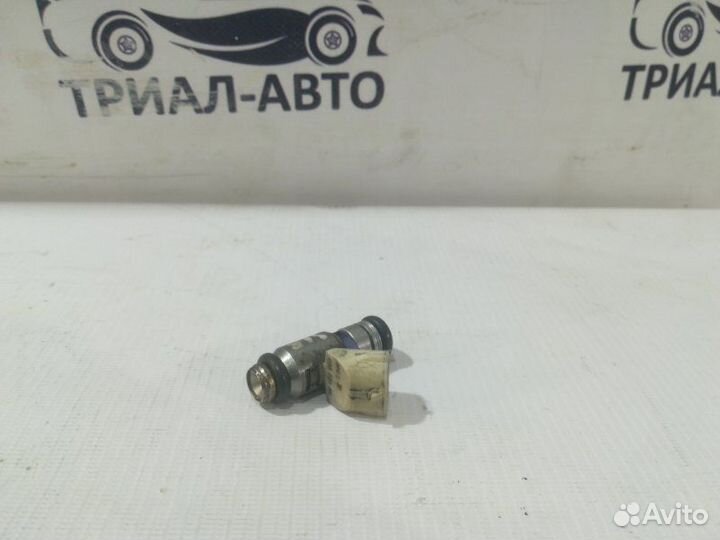 Форсунка топливная Golf 6