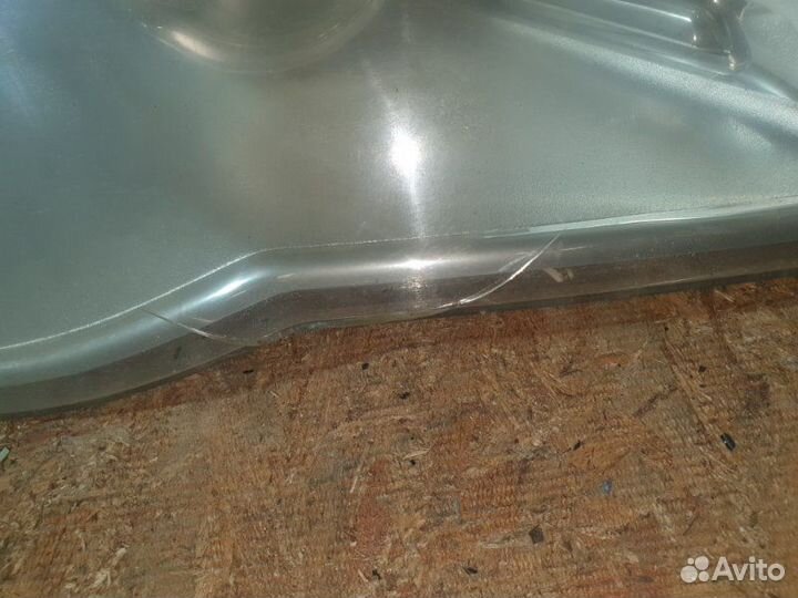 Фара передняя правая Volkswagen Touareg 2007-2010