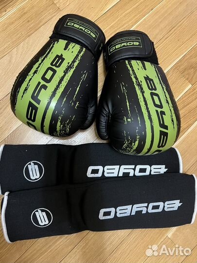 Боксерские перчатки 10 oz