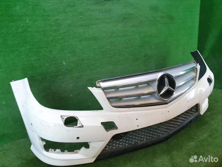 Бампер передний Mercedes-Benz C-Class