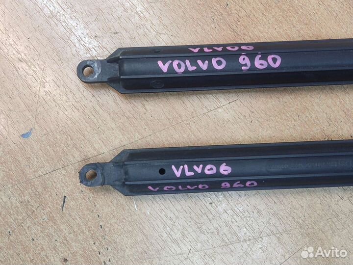 Амортизаторы капота, Volvo 960