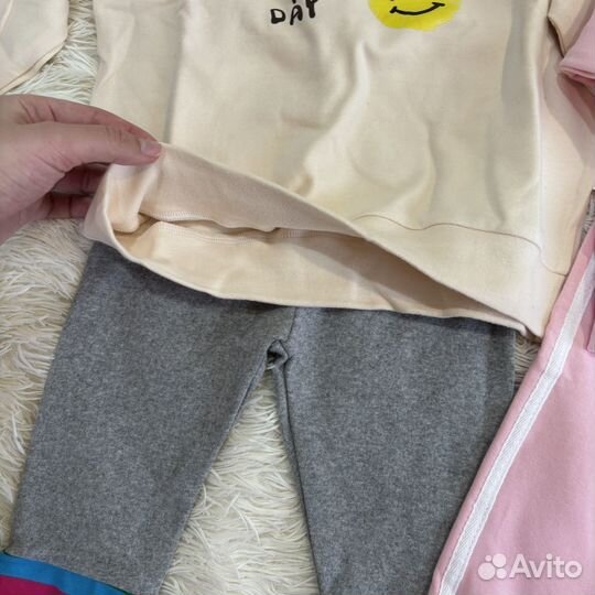 Пакет одежды для девочки 110(98-104) новая