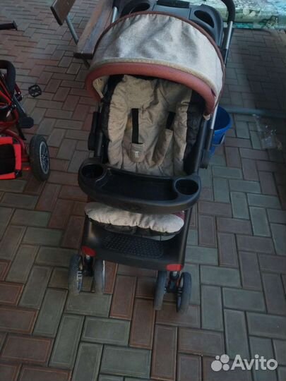 Прогулочная коляска