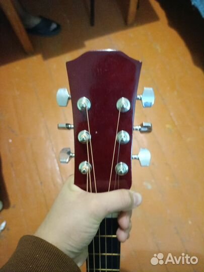 Акустическая гитара