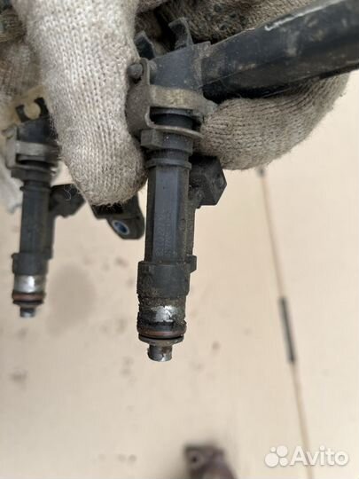 Рампа с форсунками Рено Логан