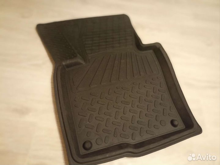 Автомобильный коврик (передний левый)