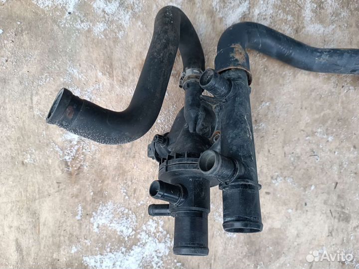 Корпус термостата Renault 8200154300