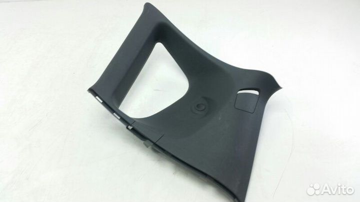 Обшивка багажника задняя правая Mitsubishi Colt