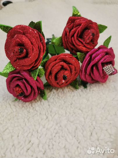 Розы из глиттерного фоамирана