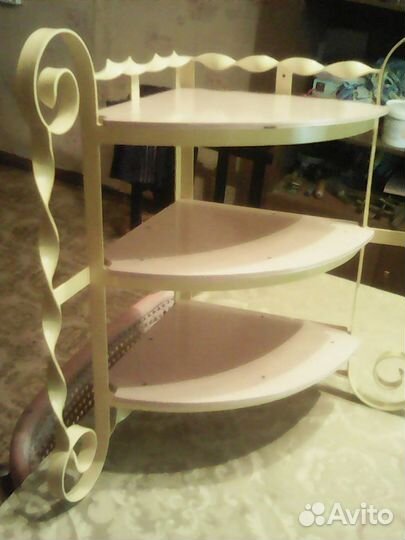 Угловая полочка