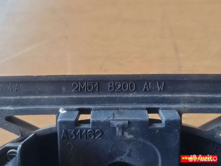 Решетка радиатора 2M518200AGW Ford Focus 1 0