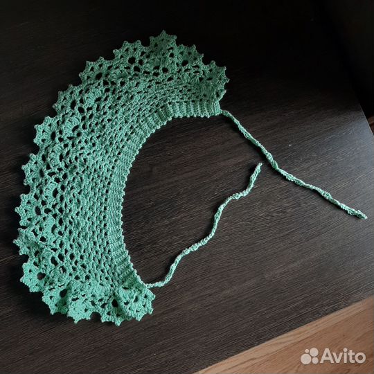 Цветочный воротник вязаный