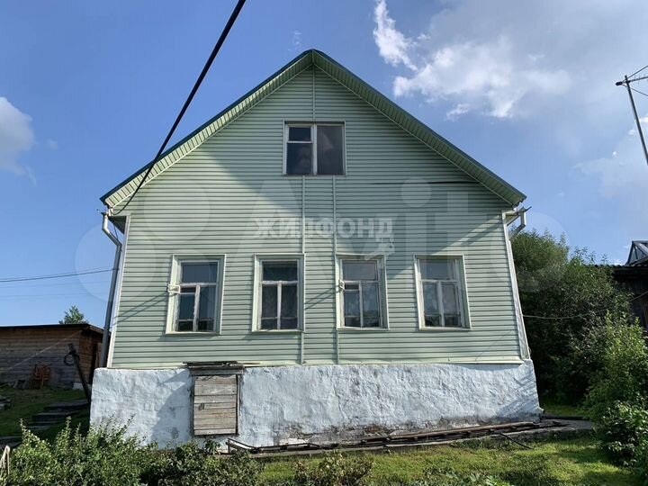 Дом 76,4 м² на участке 6,84 га