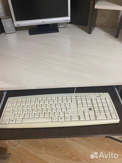 Письменный стол
