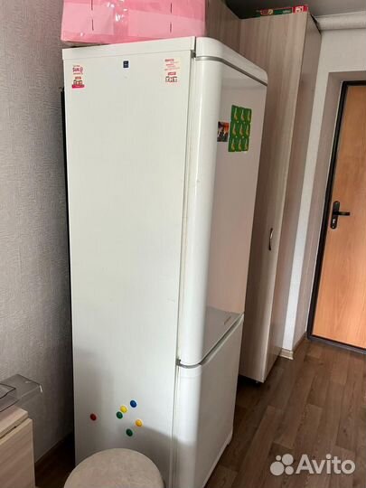 Холодильник hotpoint Ariston бу