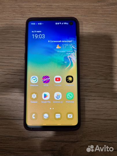 Samsung Galaxy S10, 8/128 ГБ