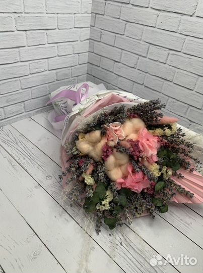 Букет из сухоцветов и стабилизированных растений