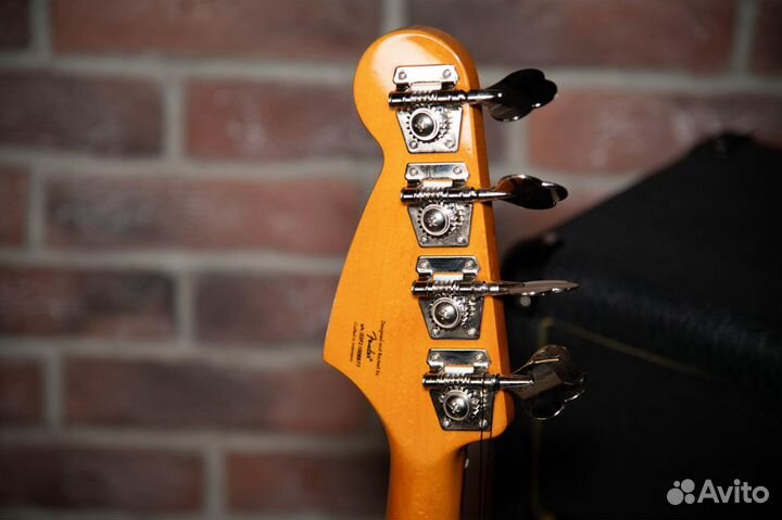 Бас гитара Fender Squier Classic + Аксессуары