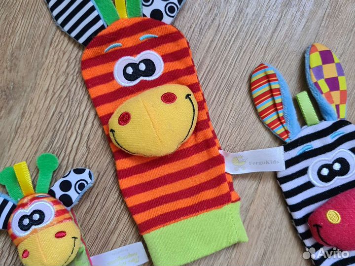 Набор погремушек носочки и браслеты