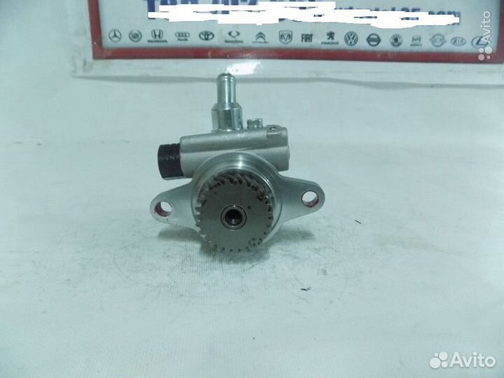 Насос гидроусилителя Toyota Land Cruiser 100 31001