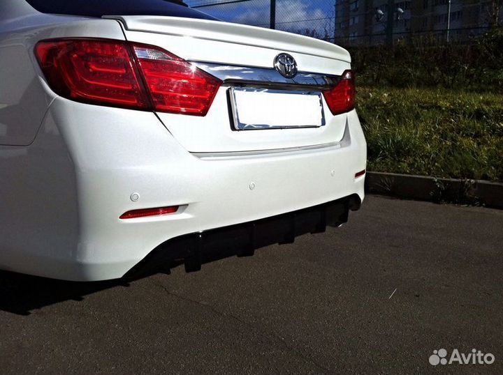 Диффузор на бампер Камри 50