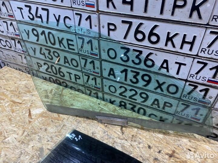 Стекла дверей Volvo S40 седан 2.0 2004