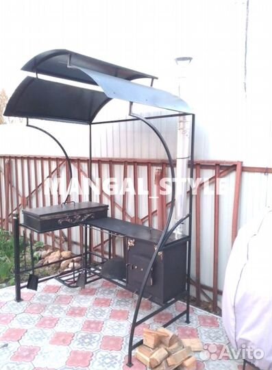 Мангал с крышей