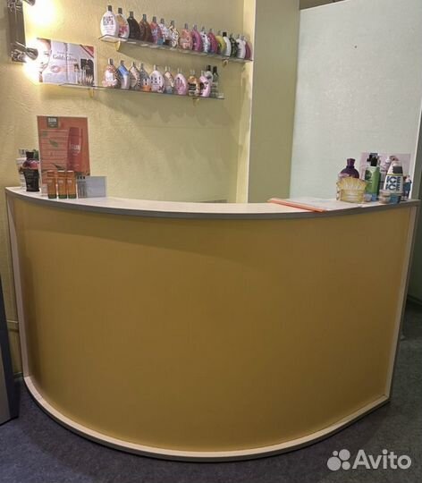 Стойка ресепшн