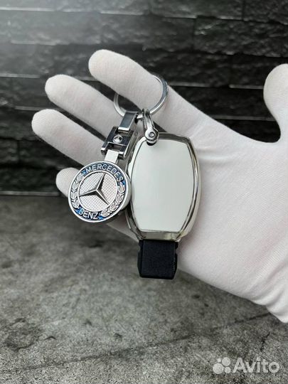 Чехол для ключей с брелоком Mercedes