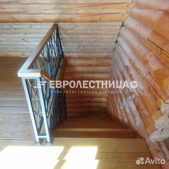 Лестница на металлическом каркасе