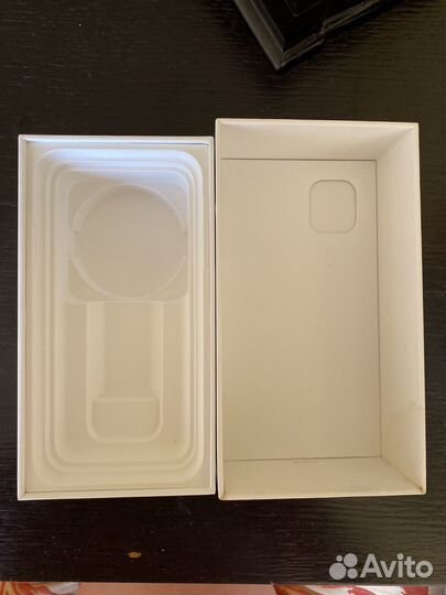 Коробка от iPhone 11