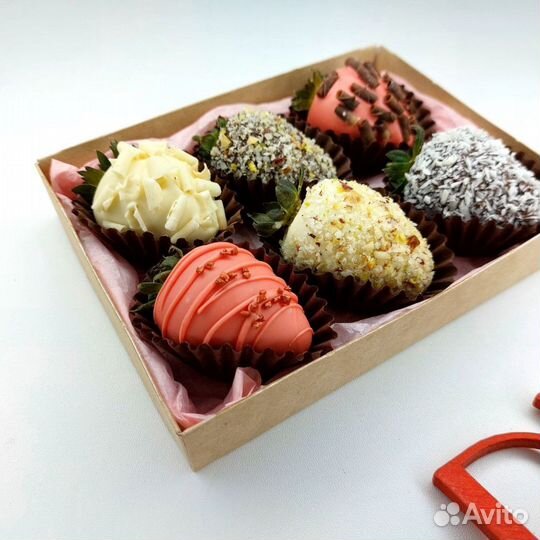 Бокс с 6 клубниками в шоколаде арт. 3184