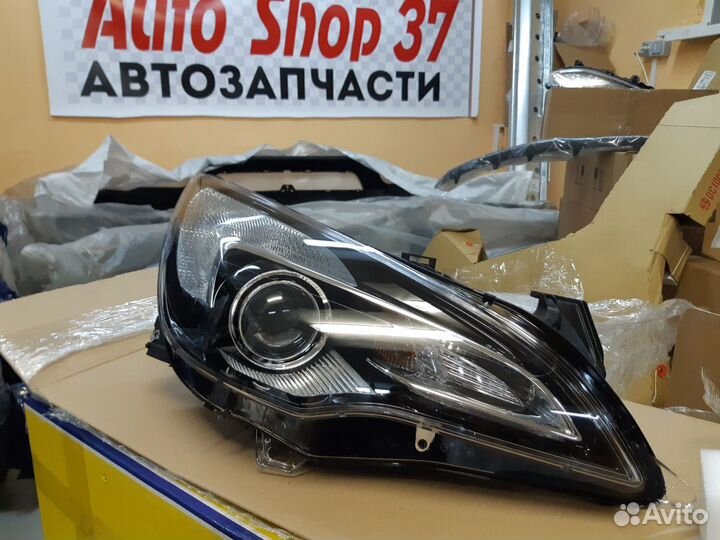 Фара правая Opel Astra J GTC