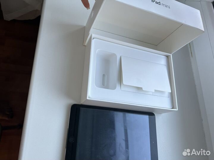 Телефон iPhone 6s и планшет iPad mini